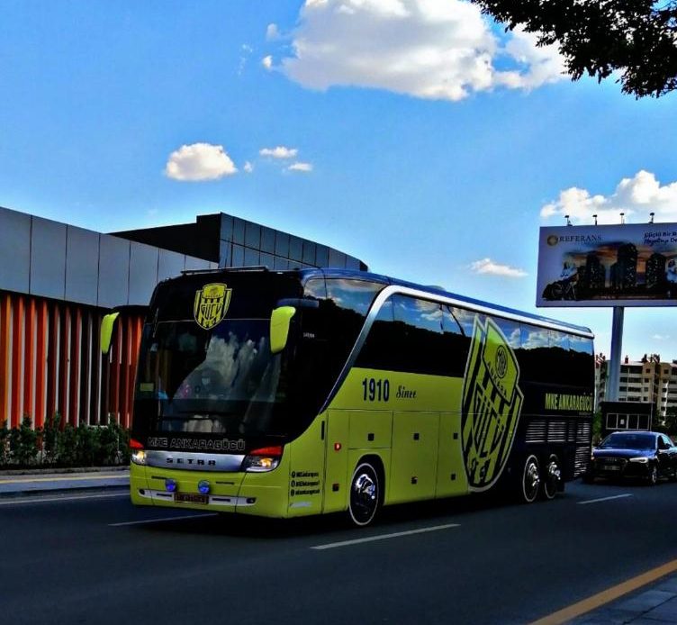 luxury bus for tour and event